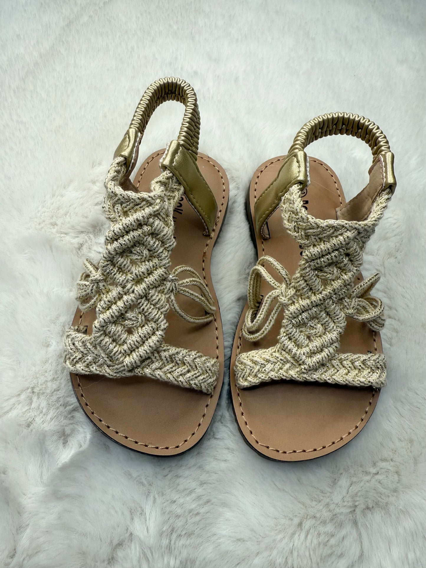 Sandalettes Fille Beige et Doré – Chic et Pratiques pour l’Été