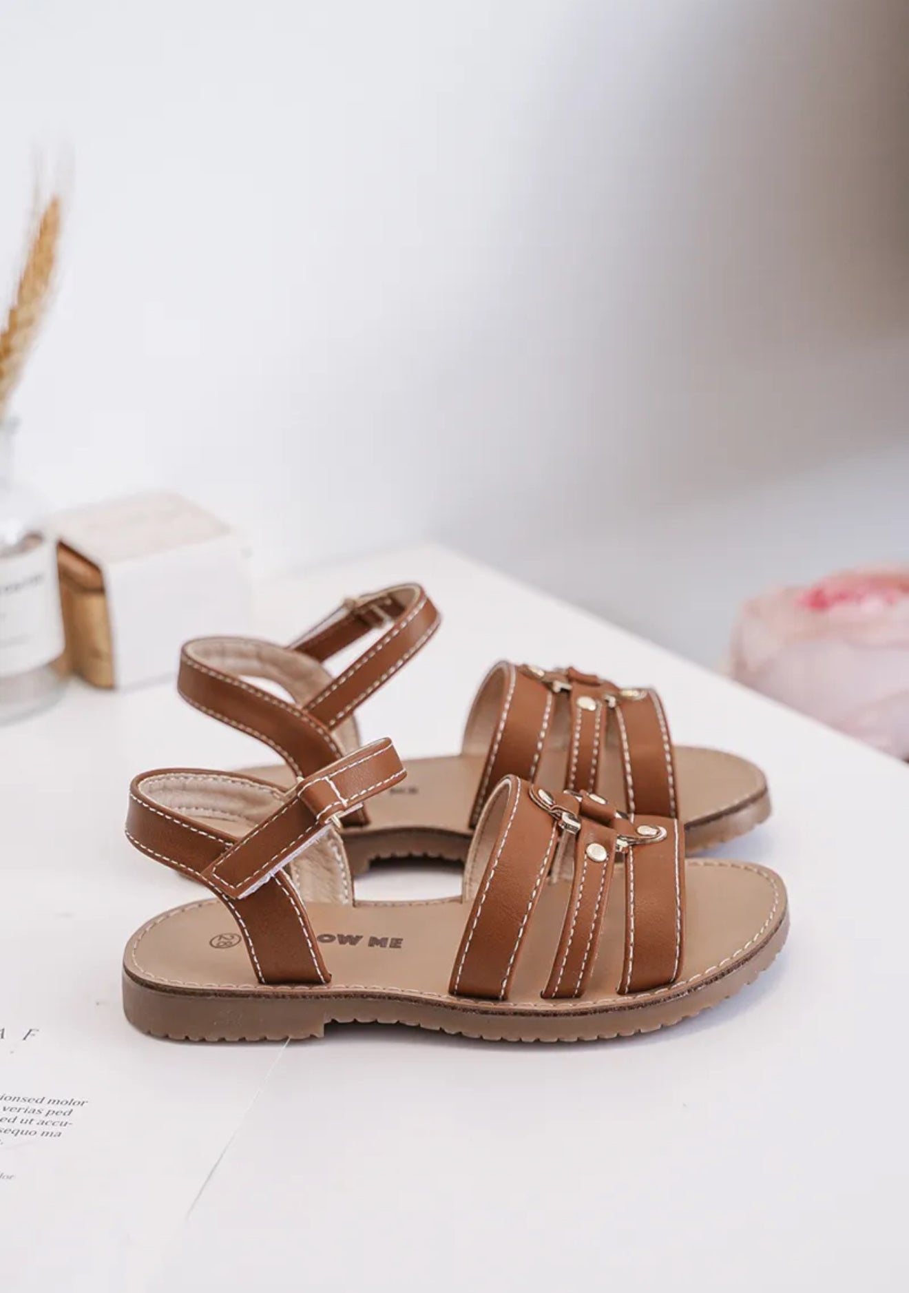 Sandalette fille avec scratch – Confort et style pour les beaux jours
