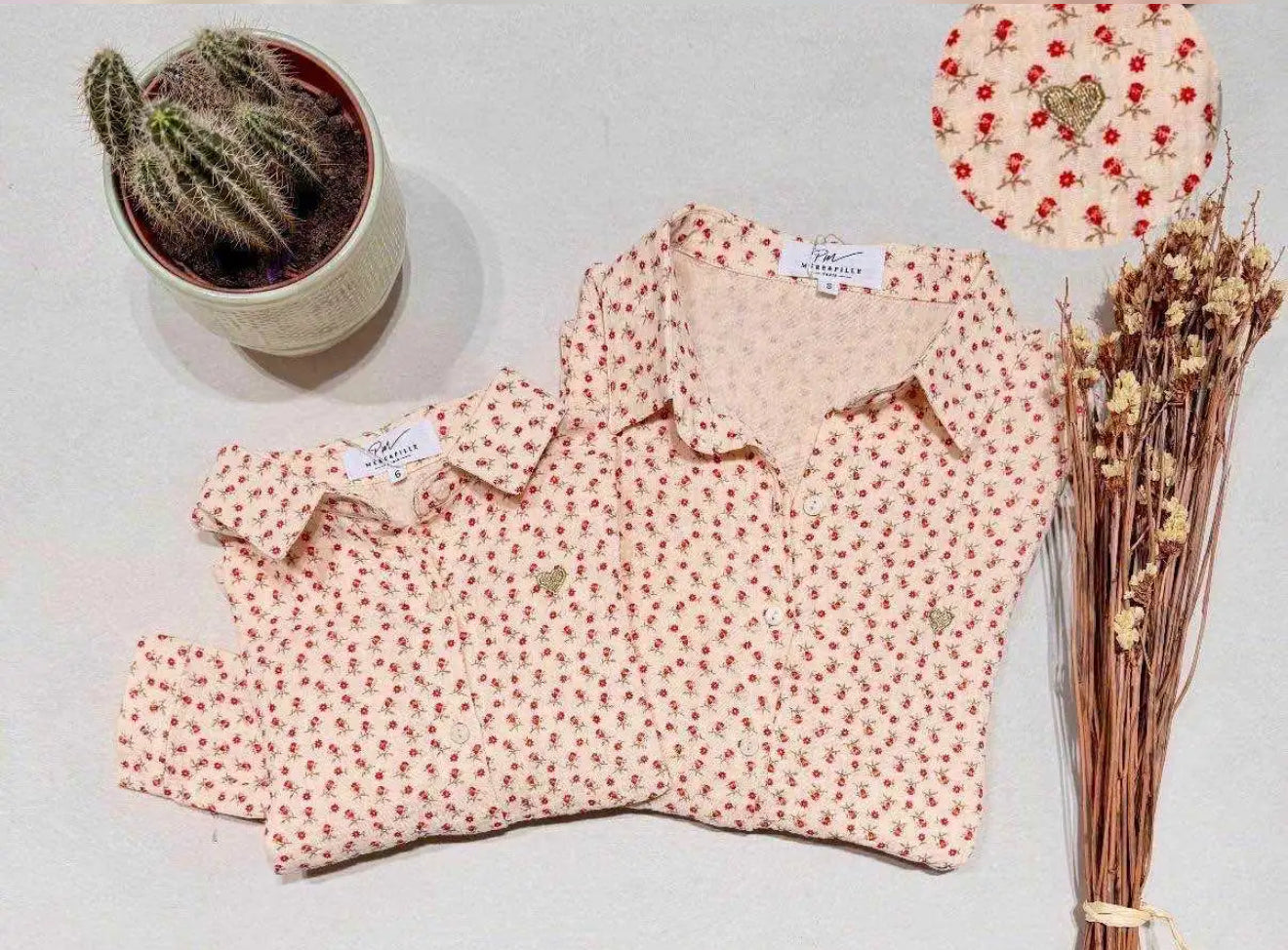 Chemise beige à petites fleurs – Look Mère & Fille 🤍✨