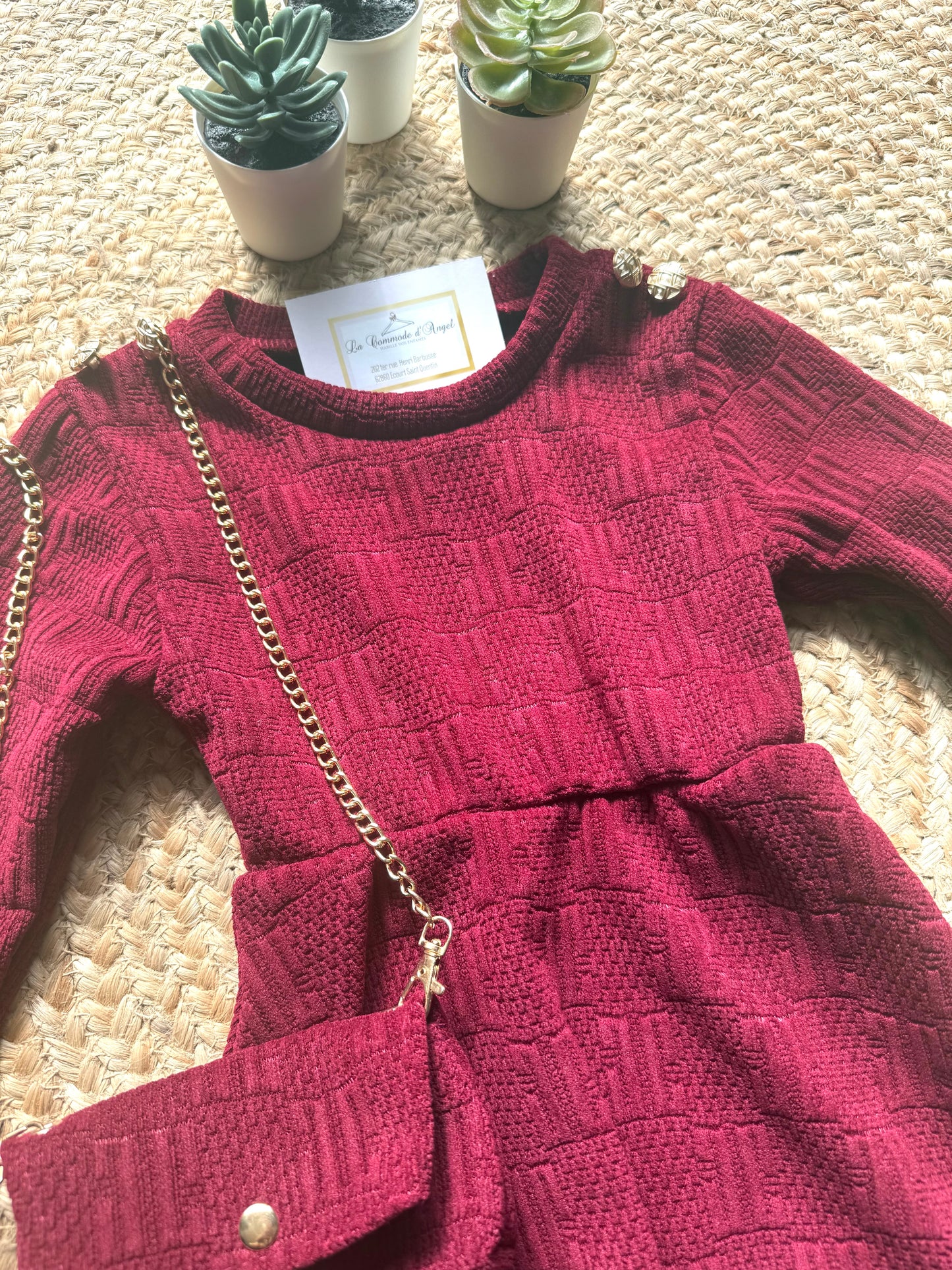 Robe bordeaux avec sac assorti