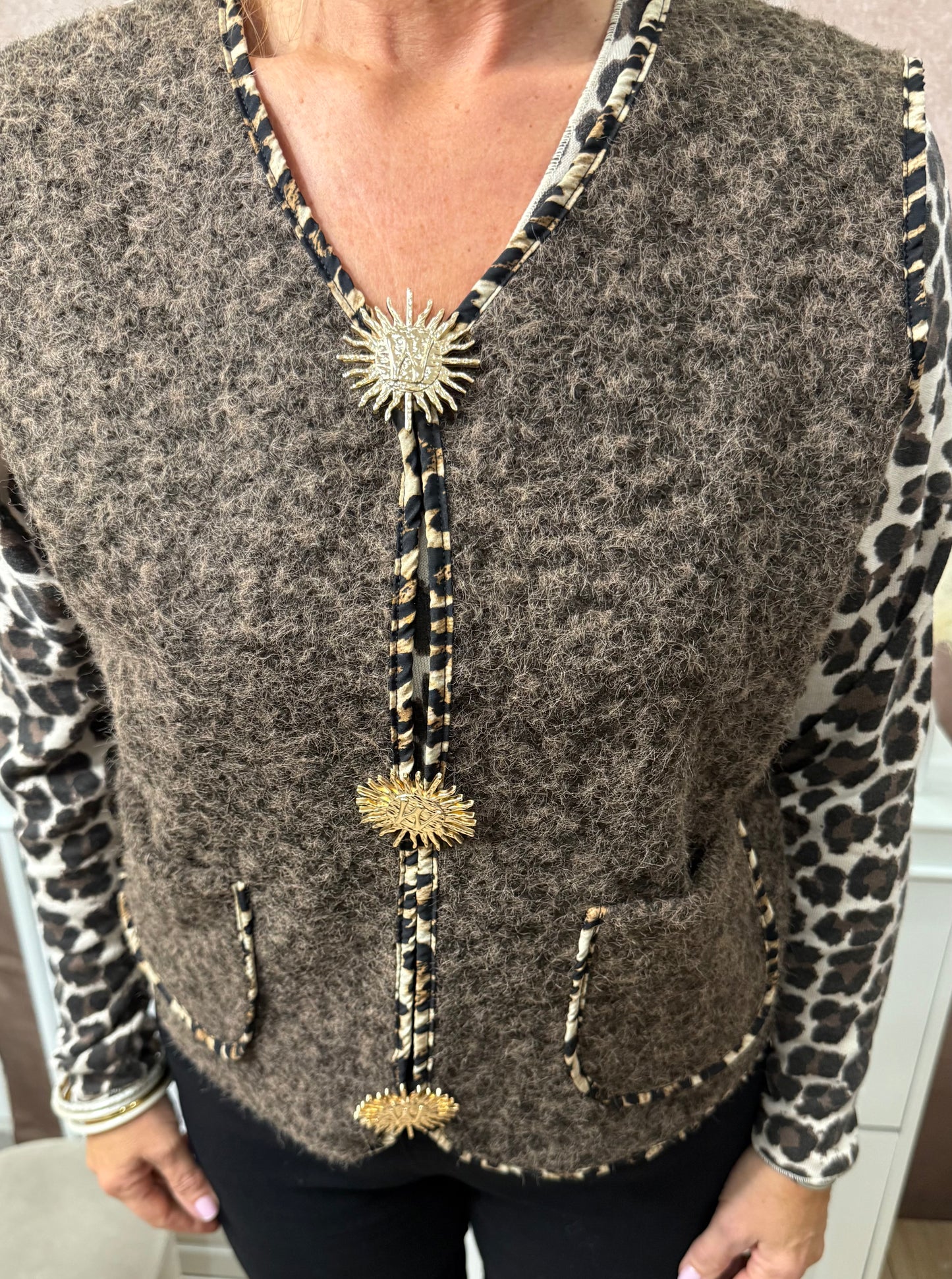 đ Gilet couleur unie avec liserĂ© en imprimĂ© lĂ©opard â Taille unique (36-42 / 42-46)