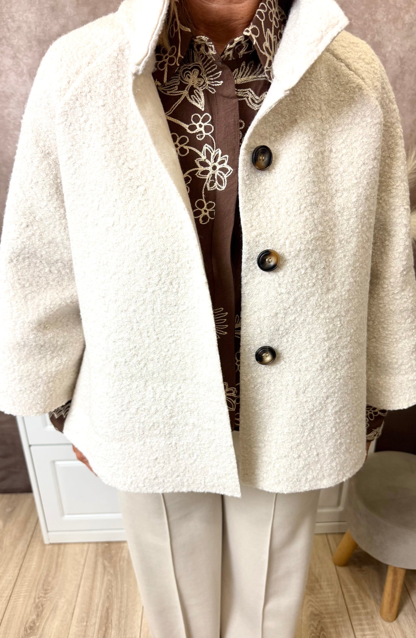Veste bouclette beige avec bouton