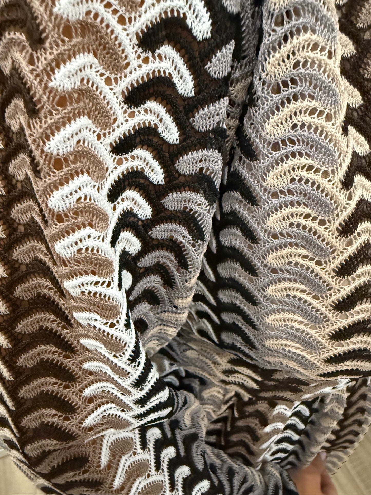 Robe marron effet crochet