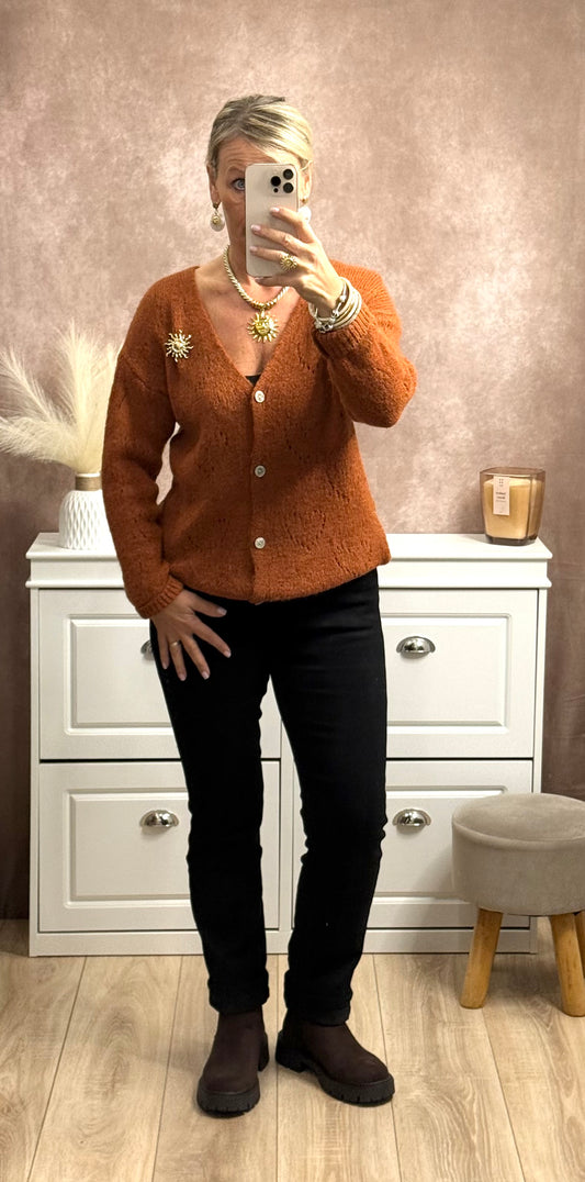 💛 Gilet ajouré cœur avec broche soleil doré – Taille unique (36 au 48)