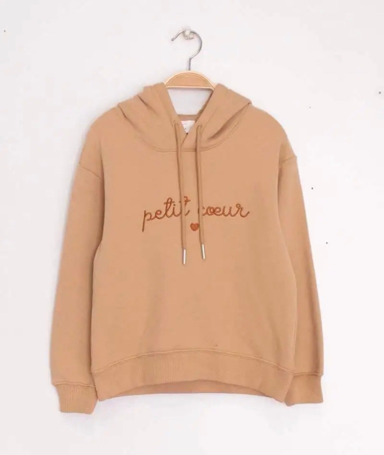 Sweat à capuche beige foncé brodé « petit cœur » avec double cœur