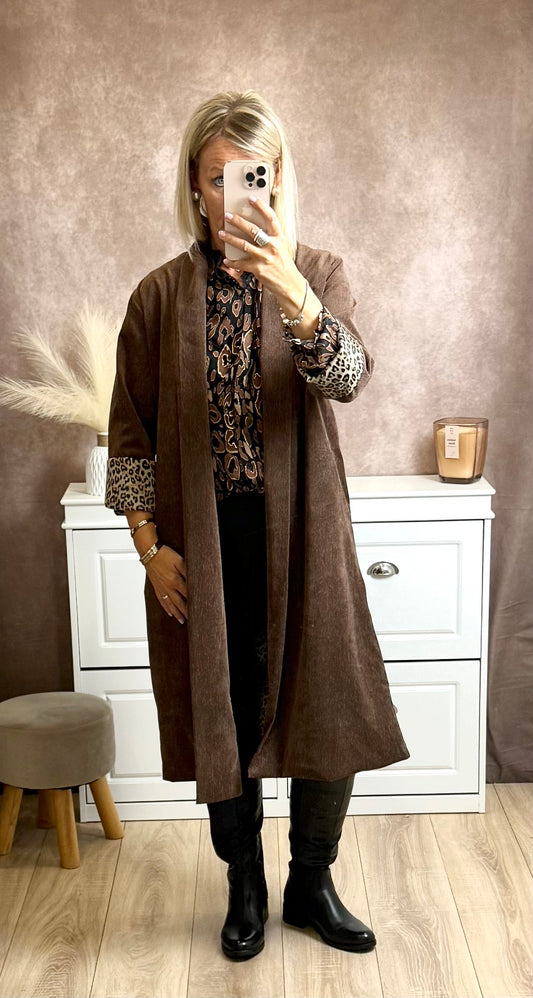 Longue veste marron – intérieur imprimé léopard