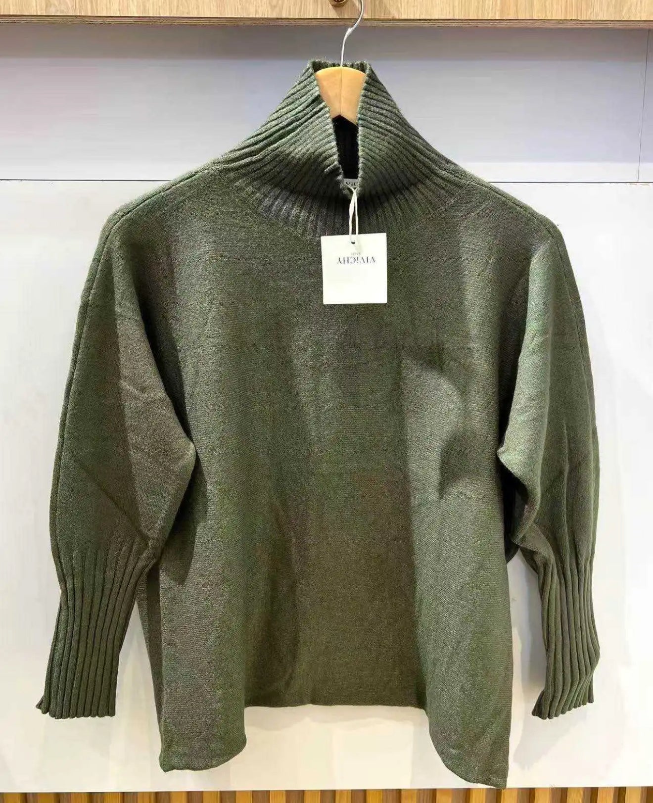 🤍 Pull femme – Col cheminée et manches chaussettes