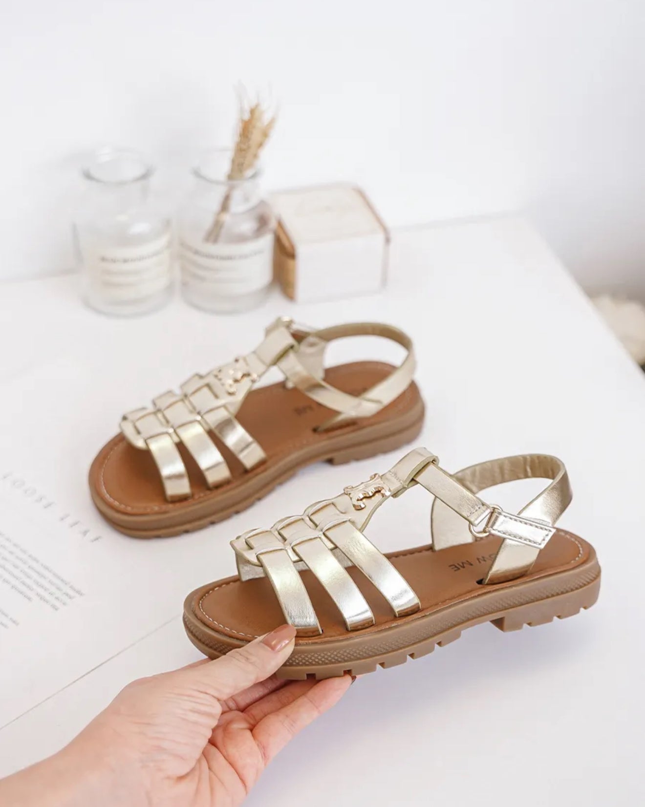 ✨ Sandalette dorée tressée – Chic et confort pour les beaux jours ✨