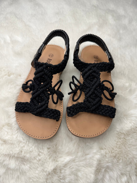 Sandalettes Fille Noires – Élégantes, Pratiques et Intemporelles