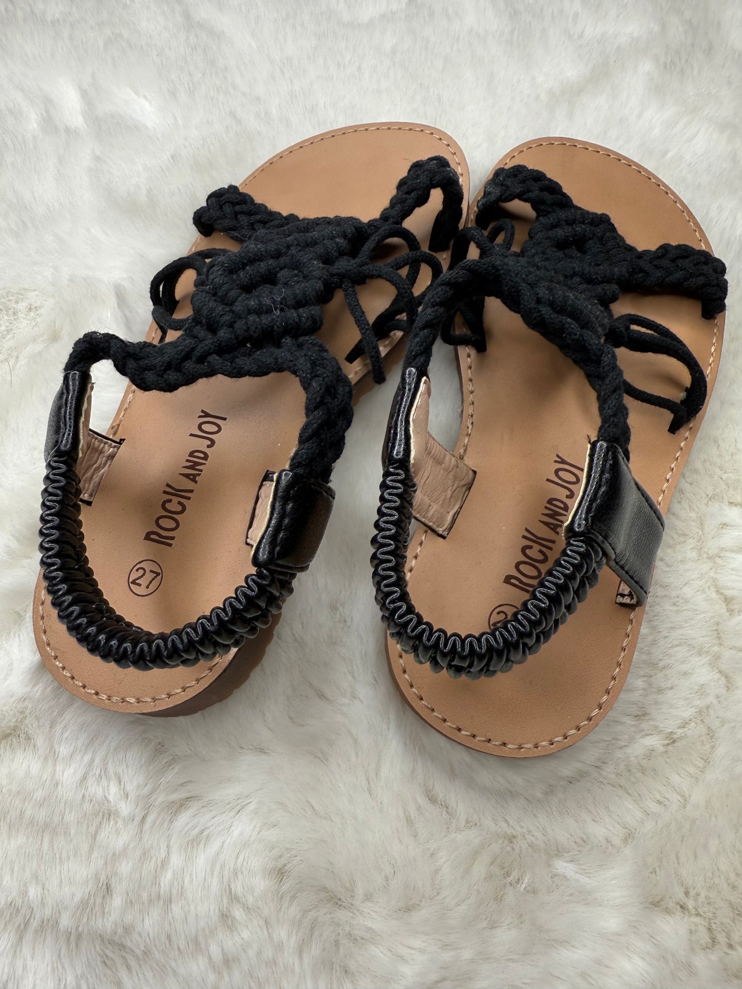 Sandalettes Fille Noires – Élégantes, Pratiques et Intemporelles