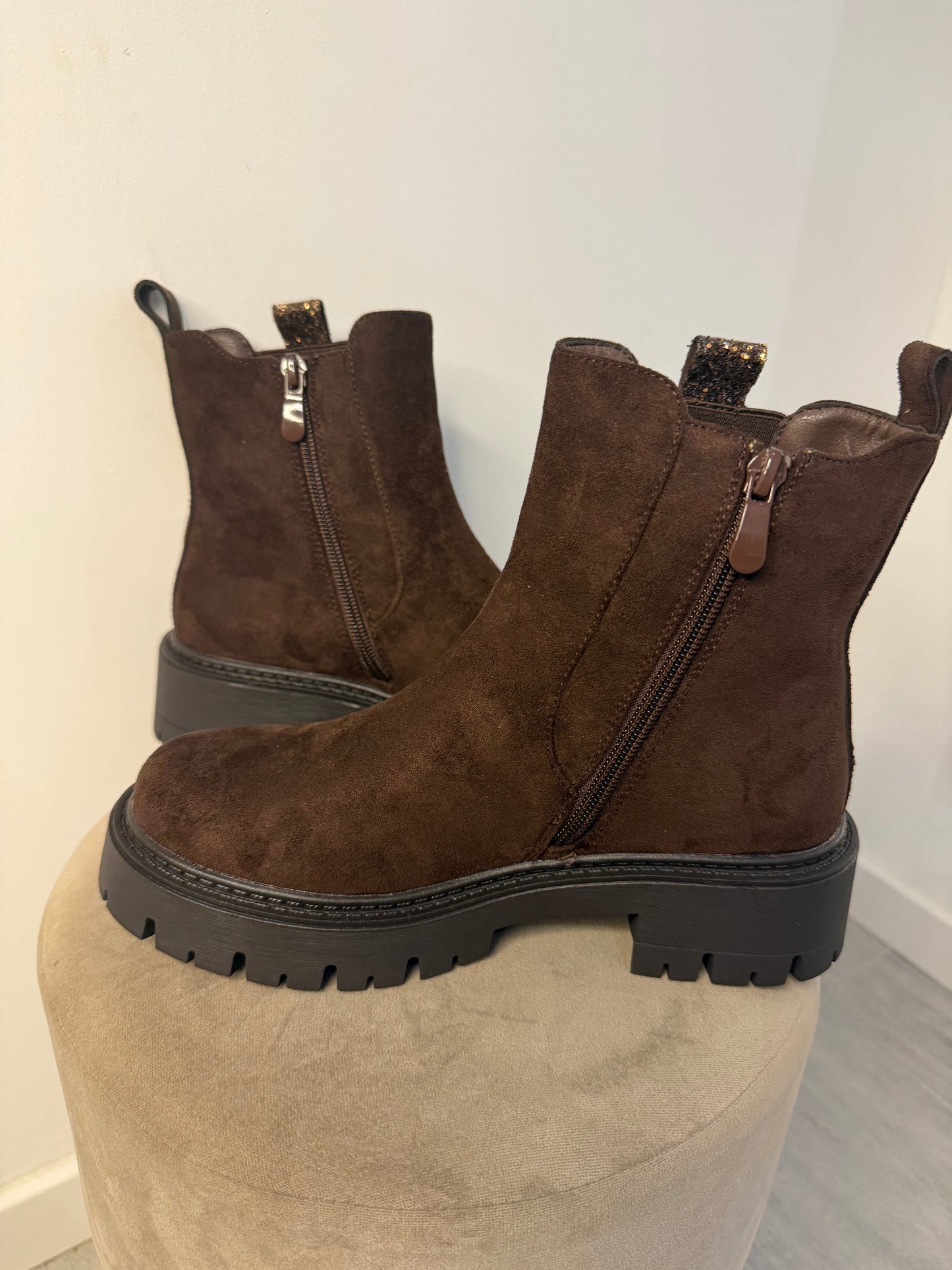 Élégance Chocolat – Bottine Femme