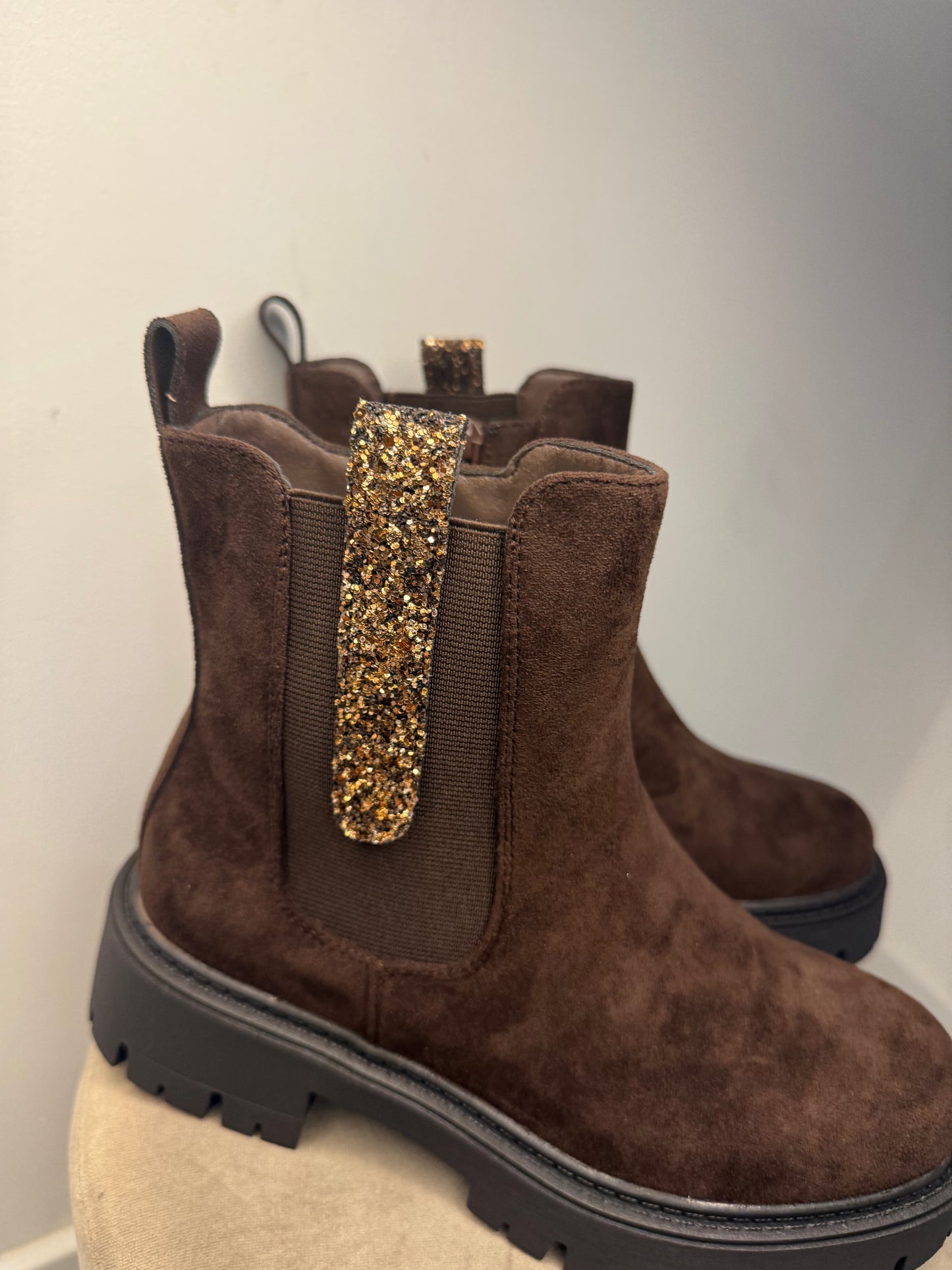 Élégance Chocolat – Bottine Femme