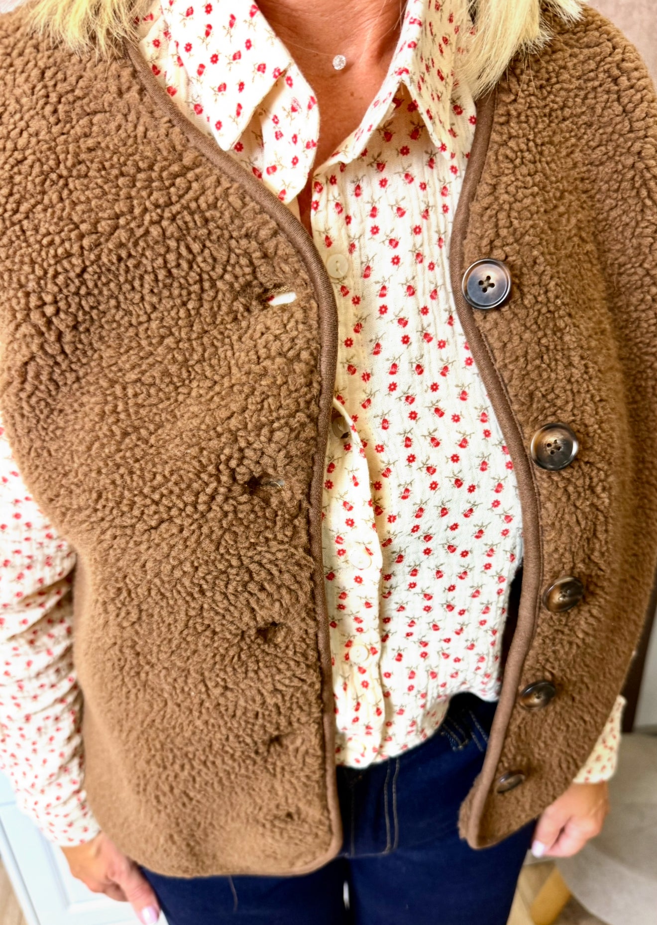 Gilet chocolat sans manches – Look Mère & Fille 🤎✨