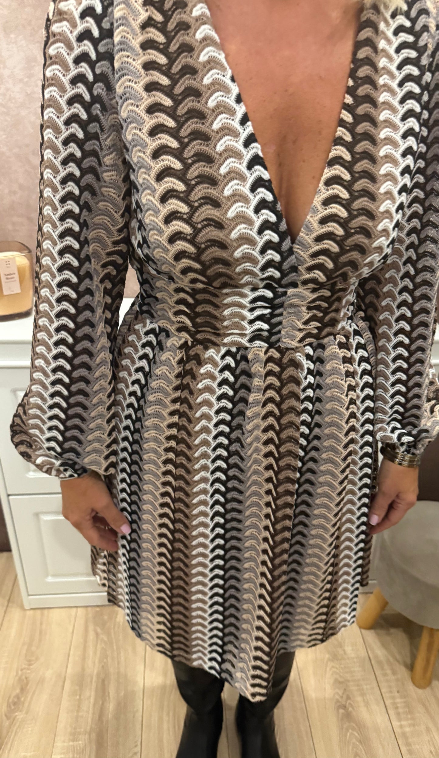 Robe marron effet crochet