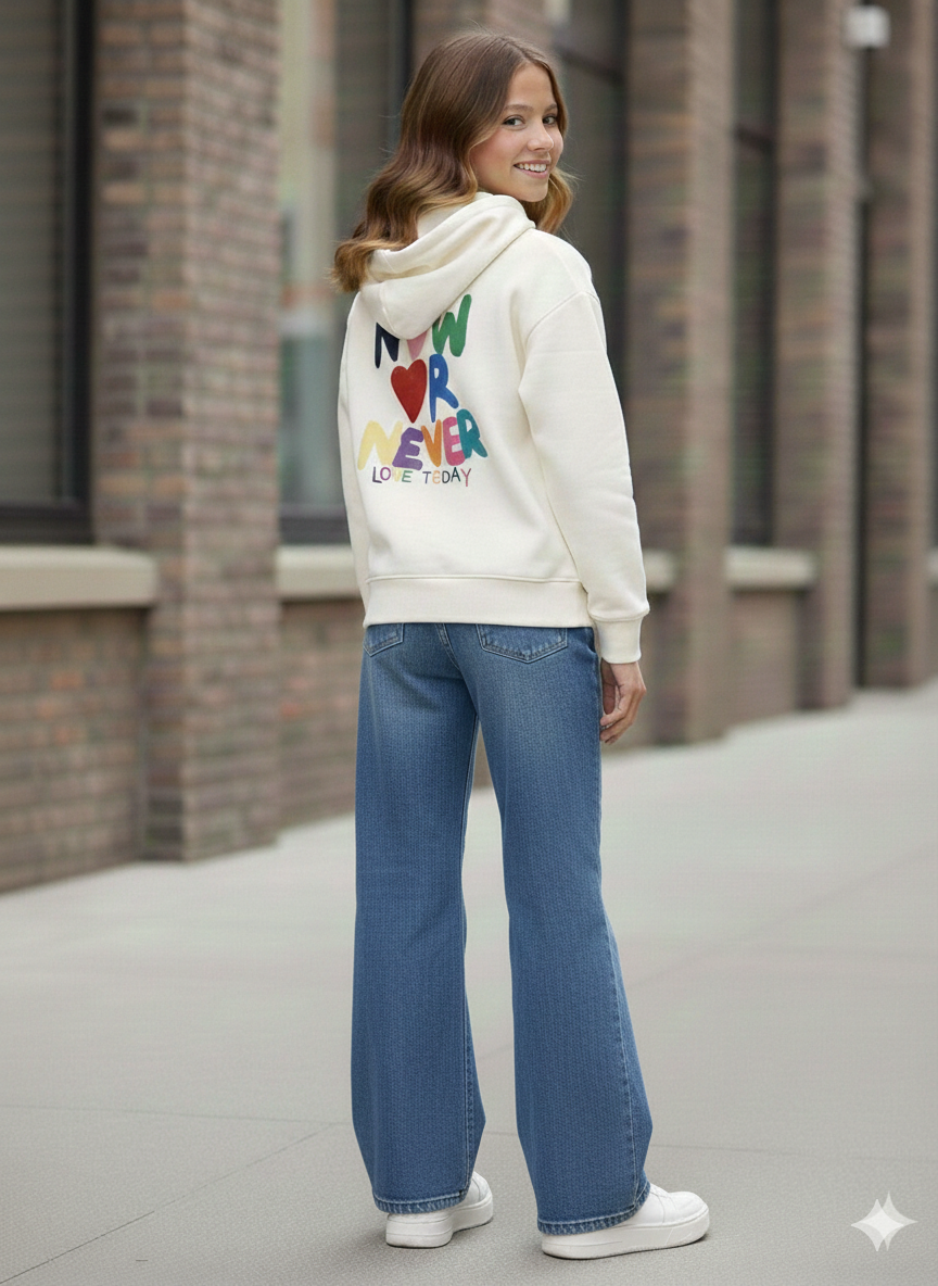 Sweat à capuche blanc fille avec lettres colorées devant et derrière