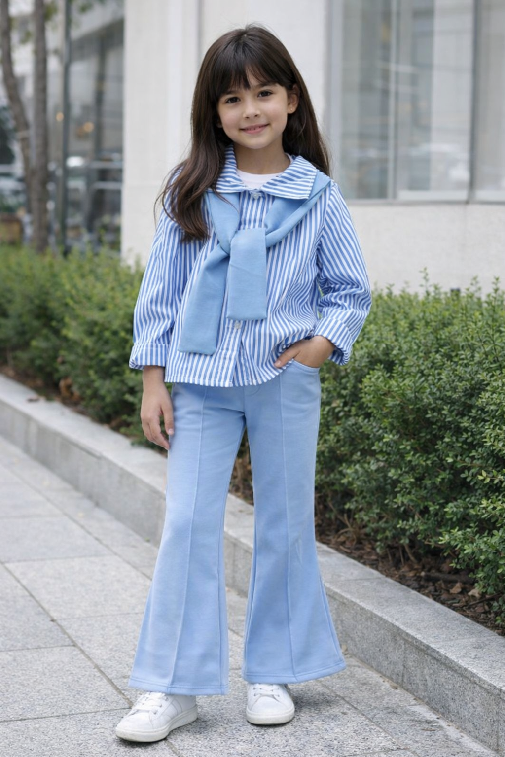 Ensemble fille chemise rayée avec écharpe intégrée et pantalon flare