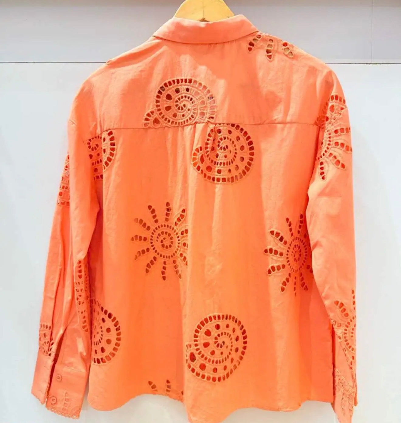 Chemise corail 100 % coton – motifs soleils