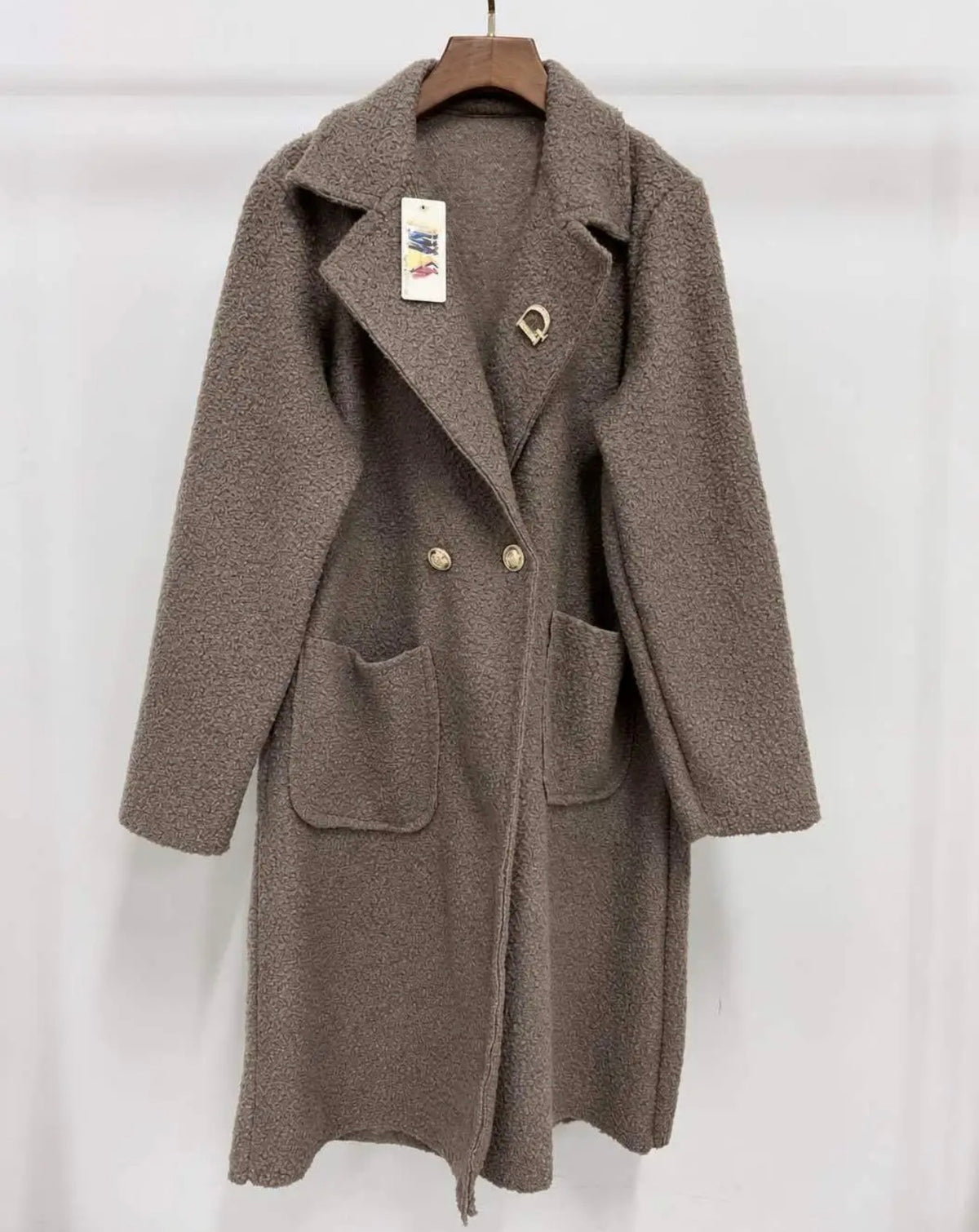 Manteau bouclette mi long avec broche ✨