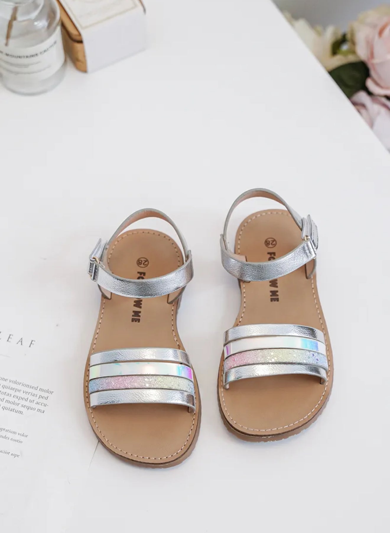 Sandalette fille avec scratch – Confort et style pour les beaux jours