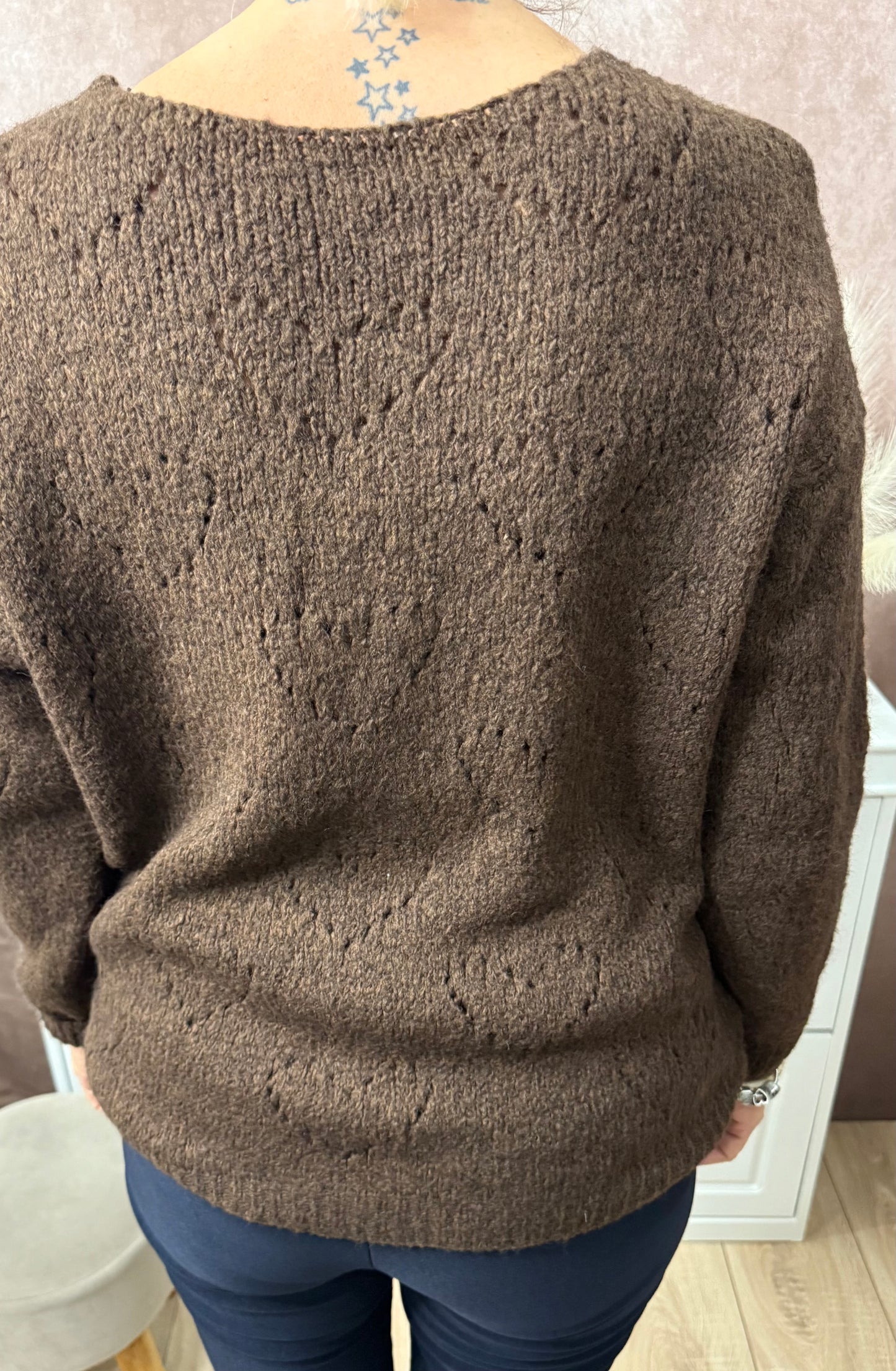 💛 Gilet ajouré cœur avec broche soleil doré – Taille unique (36 au 48)