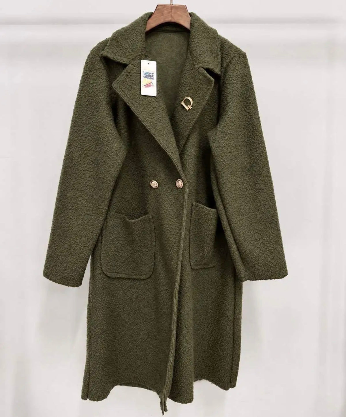 Manteau bouclette mi long avec broche ✨