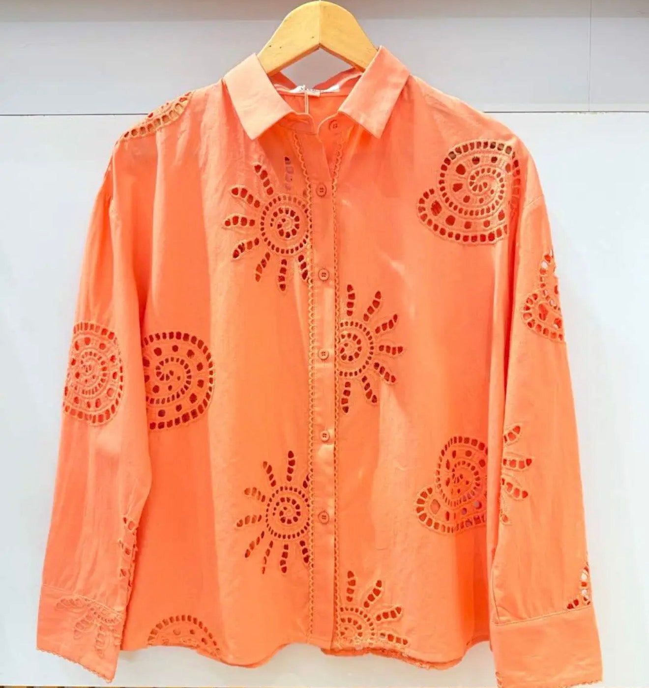 Chemise corail 100 % coton – motifs soleils