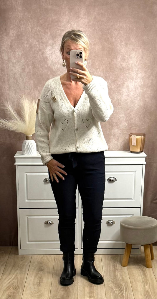 💛 Gilet ajouré cœur avec broche soleil doré – Taille unique (36 au 48)