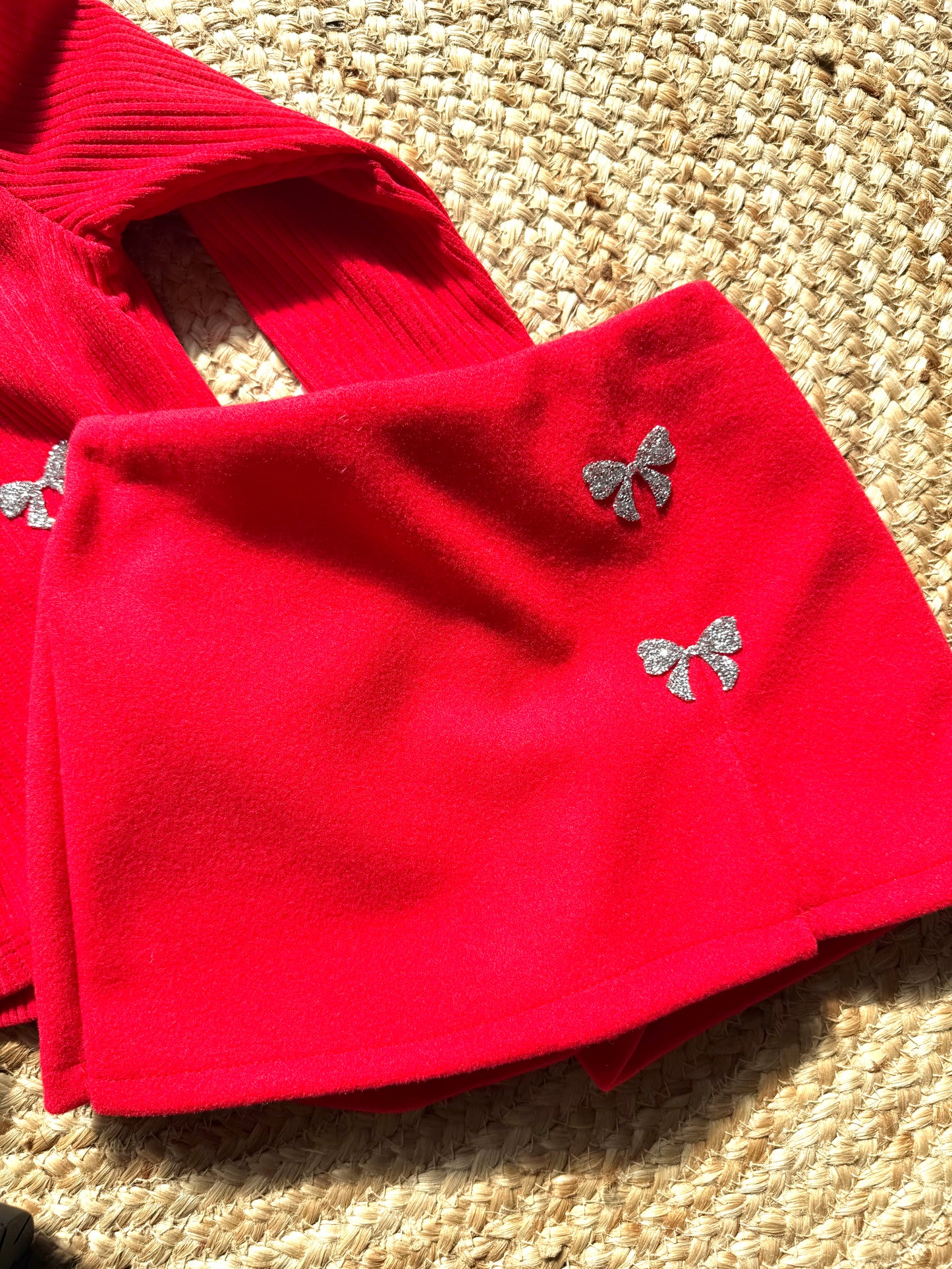 Ensemble pull et jupe-short rouge