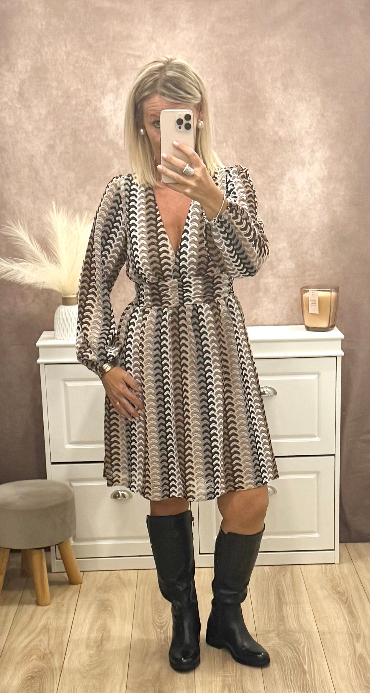 Robe marron effet crochet