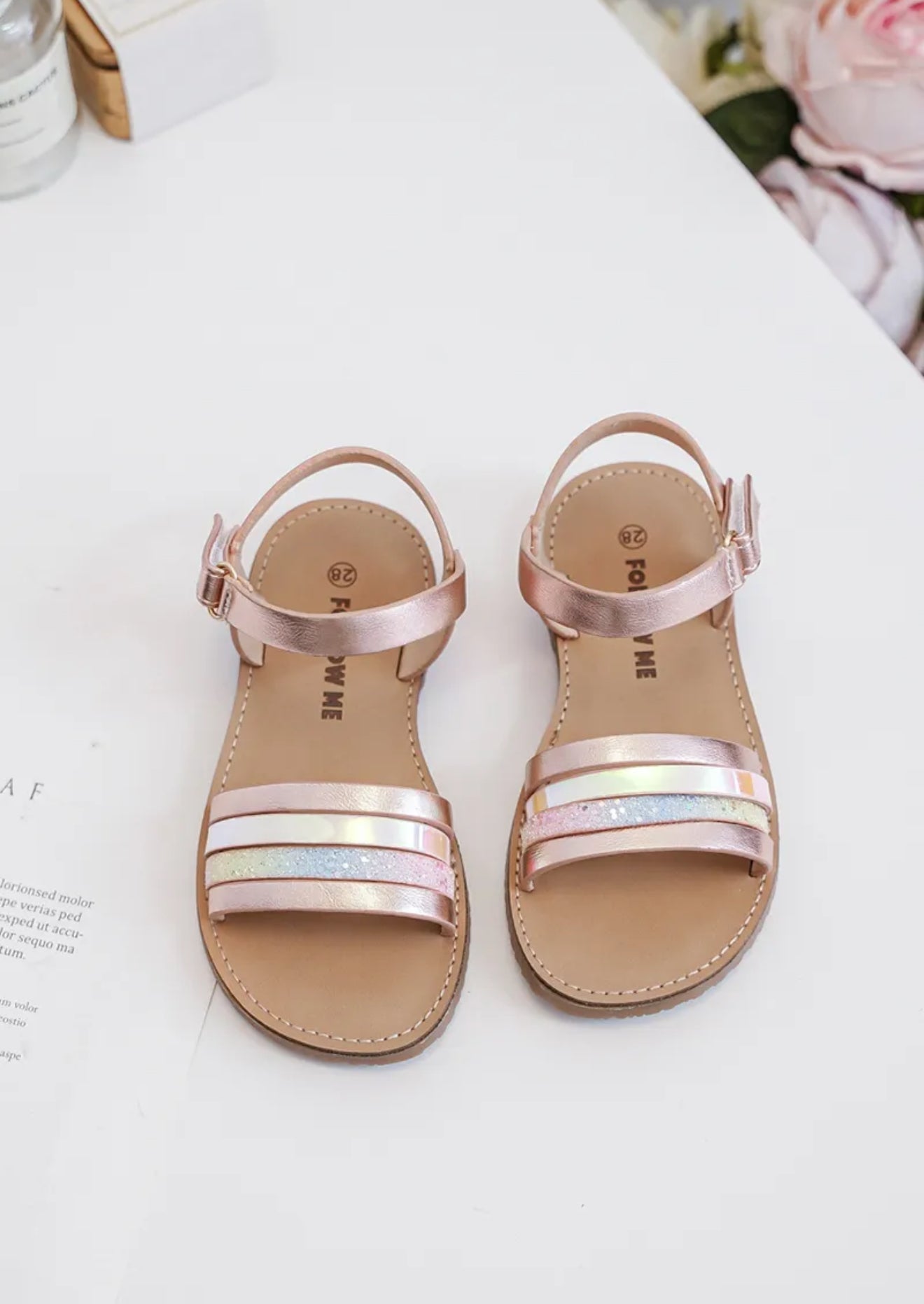 Sandalette fille avec scratch – Confort et style pour les beaux jours