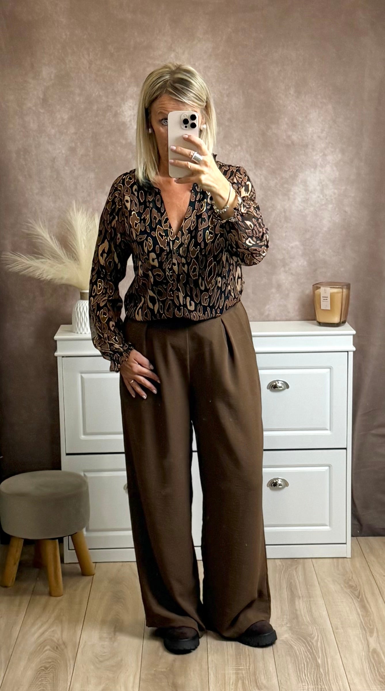 Chemise dans les tons marron avec touche dorée