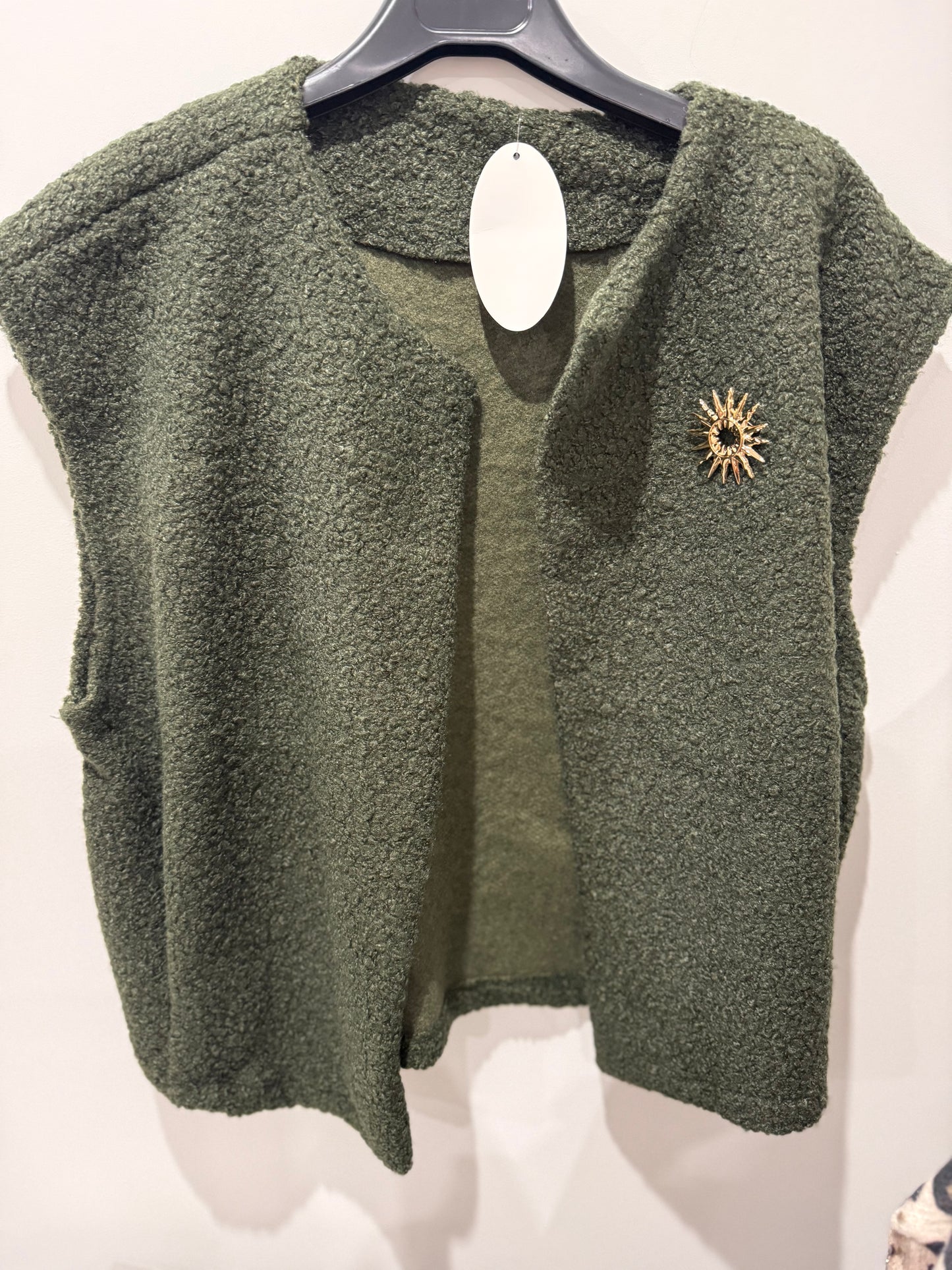 🧥 Gilet sans manches effet bouclettes – Taille unique (36 au 50)